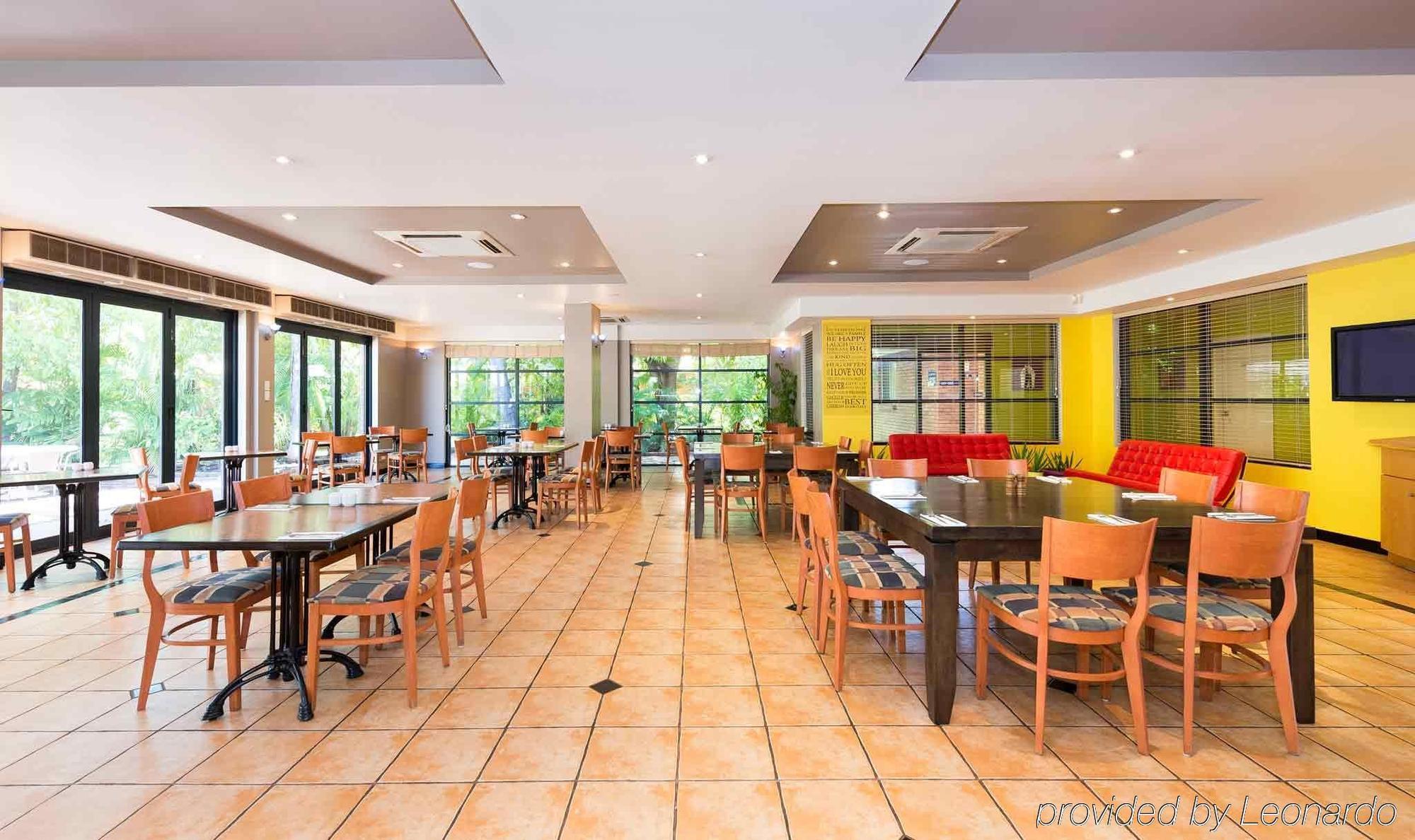 The Cambridge Kununurra Hotel Exterior photo