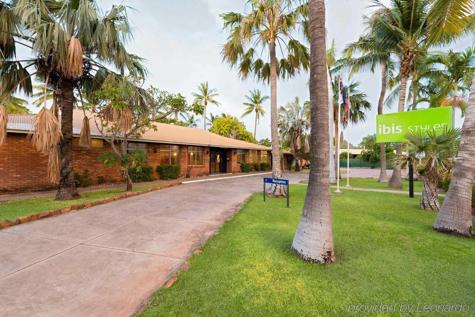 The Cambridge Kununurra Hotel Exterior photo