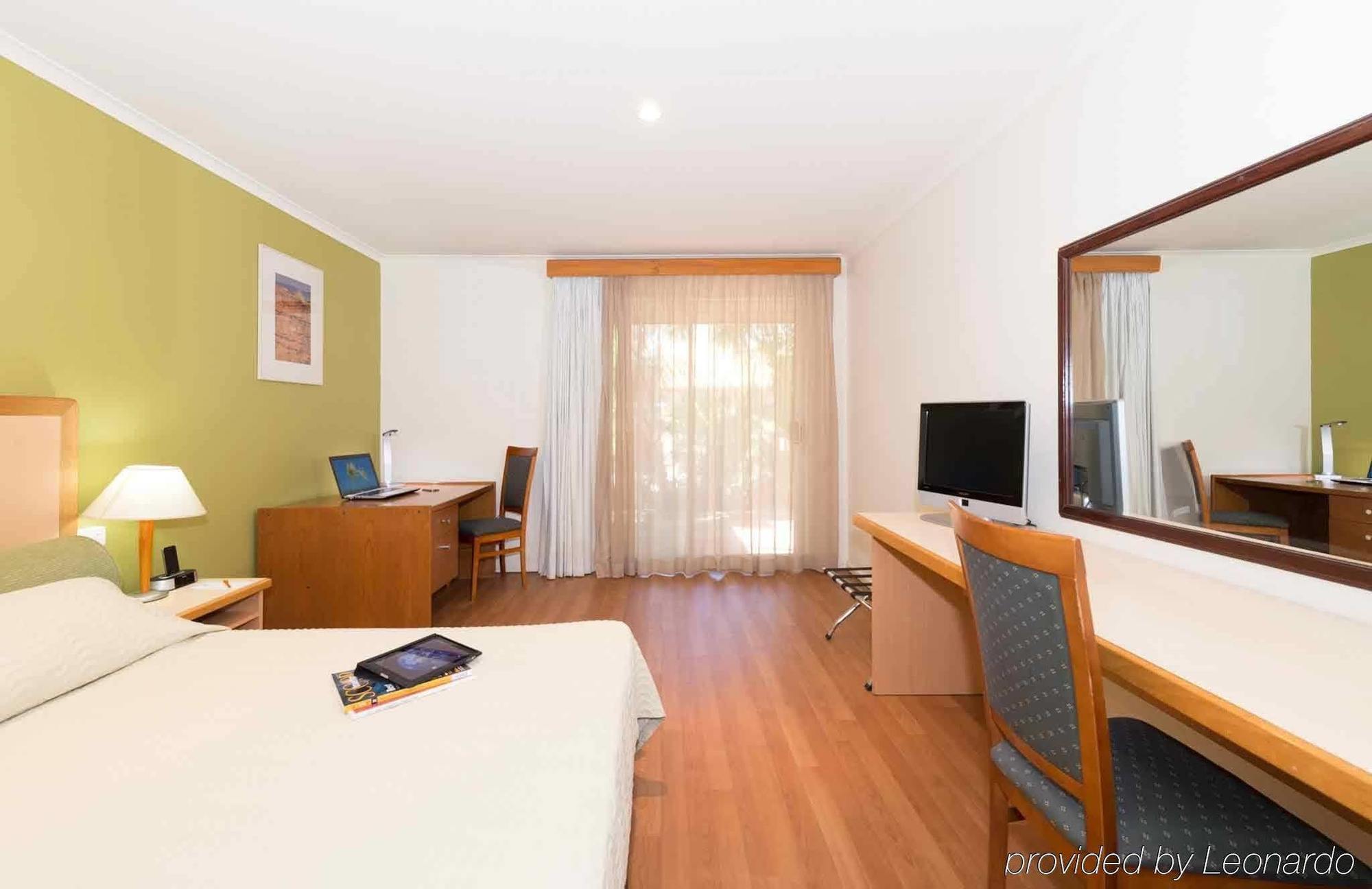 The Cambridge Kununurra Hotel Exterior photo